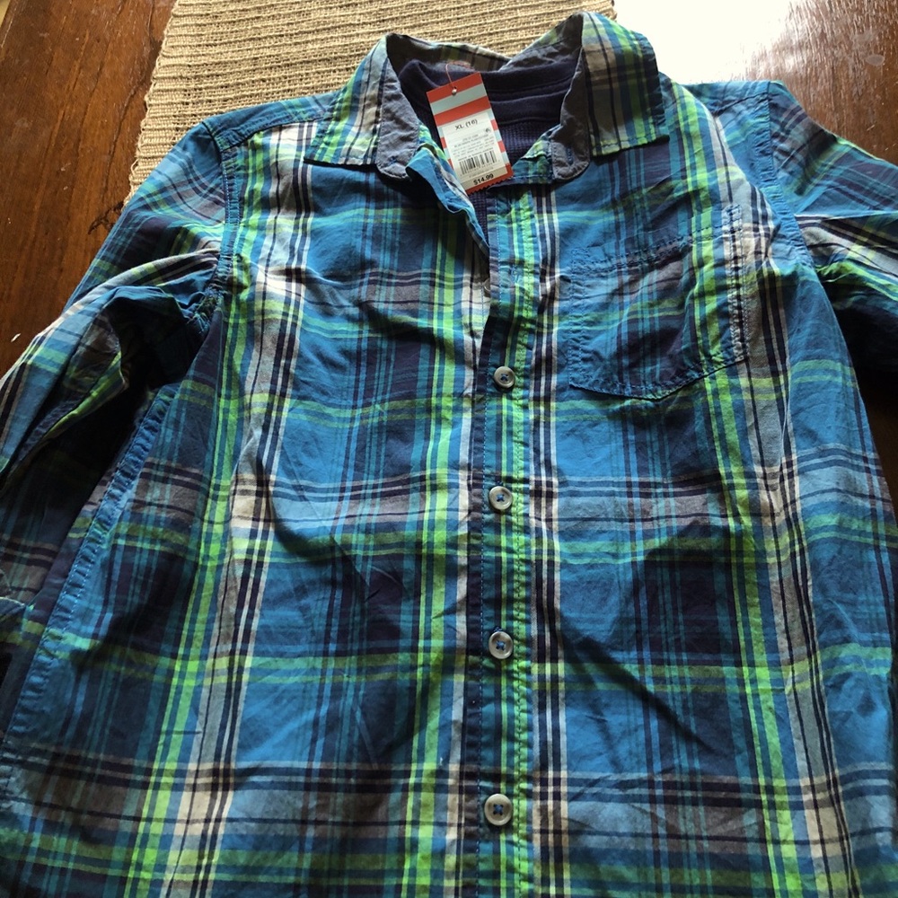 Boys XL long sleeve shirt & lg navy waffle shirt.